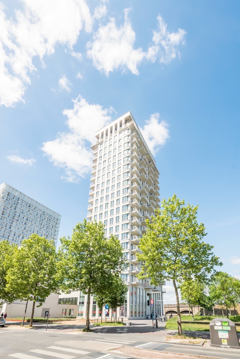 Exterior of the residential tower on Ellermanstraat